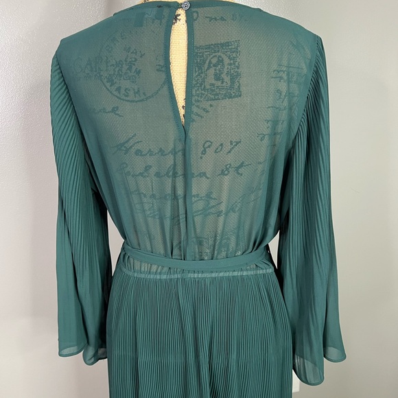 Lulu's Forest Green Midi pleated Dress size xl wedding guest special event party - Picture 11 of 13